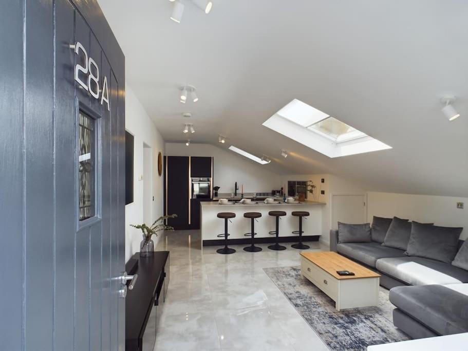 The Hideout King Bed/w Tv Free Parking Cheltenham