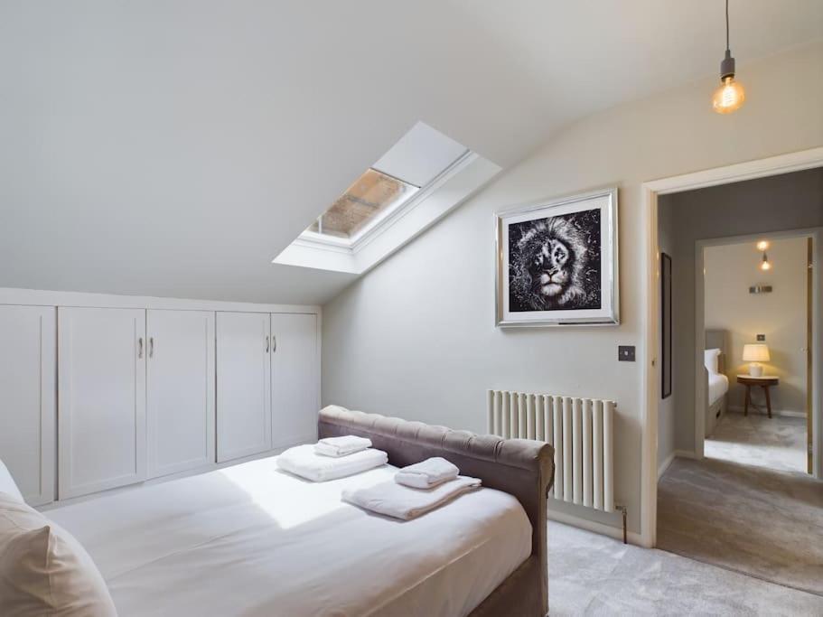 The Hideout King Bed/w Tv Free Parking Casa vacanze