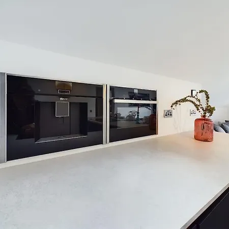 The Hideout King Bed/W Tv Free Parking Villa Cheltenham Exterior photo