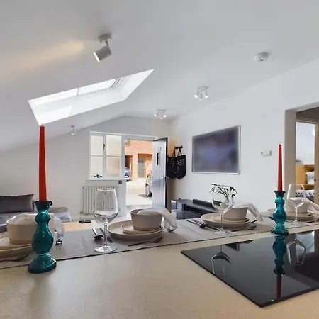 The Hideout King Bed/W Tv Free Parking Villa Cheltenham Exterior photo